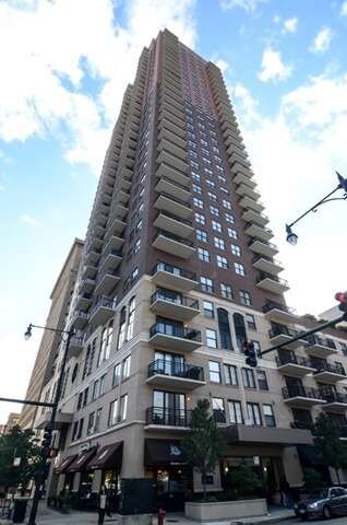 41 E 8th St Unit 1704, Chicago, IL 60605