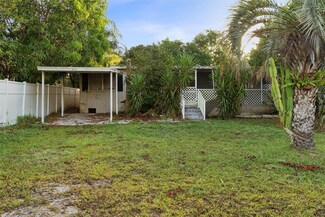 515 4th St S, Dundee, FL 33838