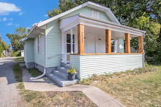 2217 Pleasant St, South Bend, IN 46615