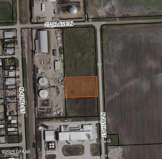 2545 N 39th St, Grand Forks, ND 58203