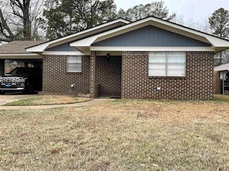 2304 Diane Dr, Pine Bluff, AR 71603