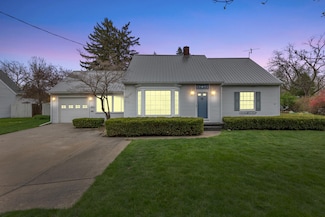 430 S Stewart Ave, Fremont, MI 49412