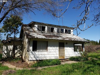 403 Meyer Ln, Riddle, OR 97469