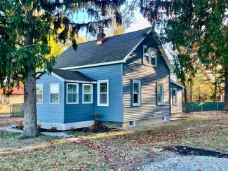 58 Airport Rd, Concord, NH 03301
