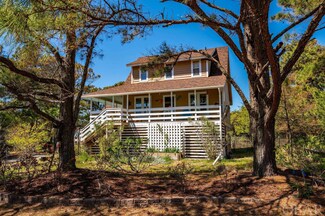 100 N Snow Geese Dr, Kitty Hawk, NC 27949