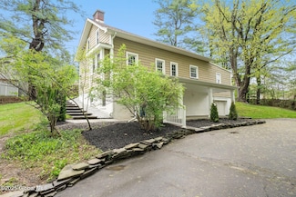 305 Mccormack Rd, Albany, NY 12208