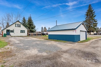 121 S Main St, Cascade, ID 83611