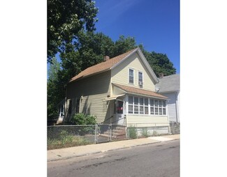 34 Queen St, Springfield, MA 01109