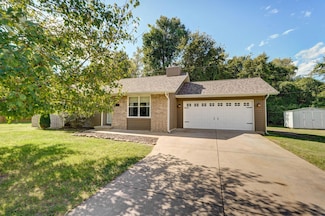 3707 S Swan Ct, Springfield, MO 65807