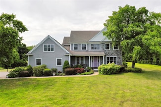 82 Grist Mill Ln, Pleasant Valley, NY 12569