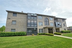 5018 Midlothian Turnpike Unit 1006, Crestwood, IL 60445