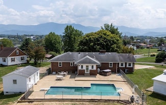 62 Rosser Dr, Luray, VA 22835