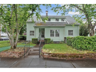 1407 SE Knapp St, Portland, OR 97202