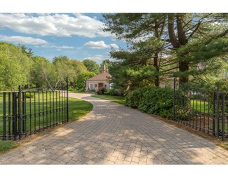 3 Partridge Hill Rd, Dover, MA 02030