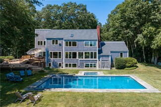 15 W Branch Rd, Little Compton, RI 02837