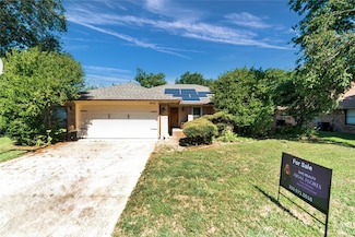 7612 Creekmoor Dr, Fort Worth, TX 76133