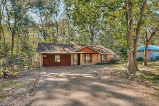 11112 Royal Forest Dr, Conroe, TX 77303