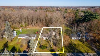 2050 Raby Rd, Haslett, MI 48840