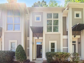 1043 Park Dr W, Charlotte, NC 28209
