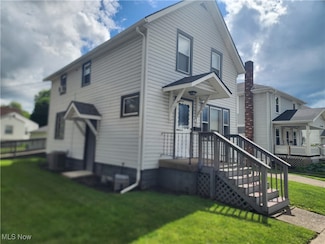 1327 Orange St, Coshocton, OH 43812