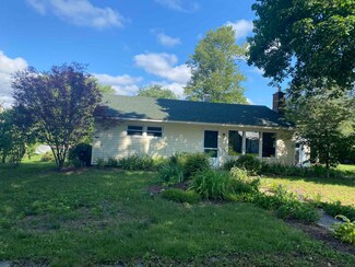 7 Estabrook Cir, West Lebanon, NH 03784