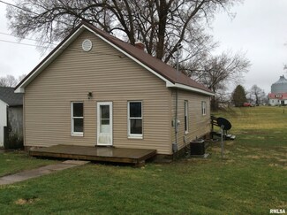 390 E Maple St, Roseville, IL 61473