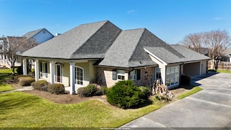 403 Apache Rd, Houma, LA 70360