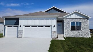 25116 Eagle Vista Dr, Adel, IA 50003