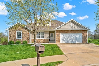 5815 Abbington Ct, Columbia, MO 65203