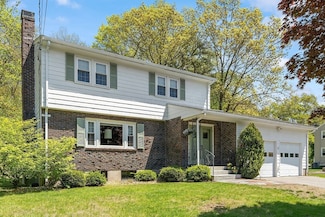 13 Old Stagecoach Rd, Bedford, MA 01730
