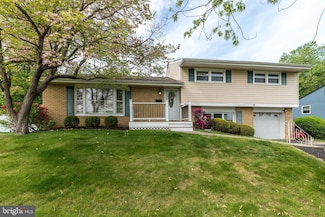 14 Rita Rd, Morrisville, PA 19067