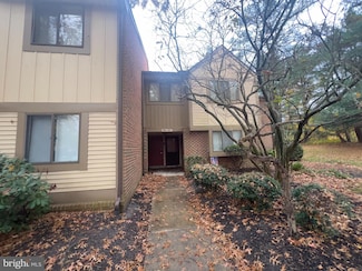 806 Cypress Point Cir Unit B, Mount Laurel, NJ 08054