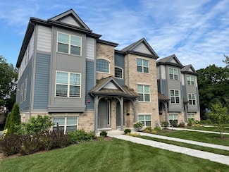 712 Elm St, Deerfield, IL 60015