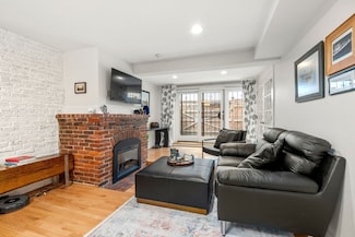 69 Saint Botolph St Unit 1, Boston, MA 02116