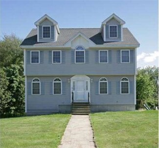 2 Rosemary Ln, Chelmsford, MA 01824