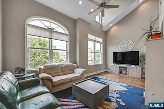 172 Price Ct, West New York, NJ 07093