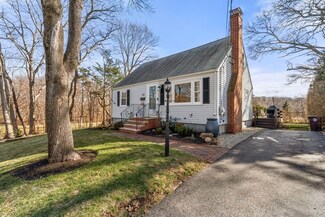53 Frank Rd, North Weymouth, MA 02191