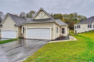 1091 Chapelhill Dr Unit 327, Victor, NY 14564