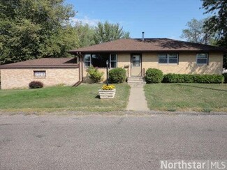 835 Pierce Ave, Wabasha, MN 55981