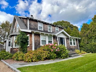 249 State Rd, Vineyard Haven, MA 02568