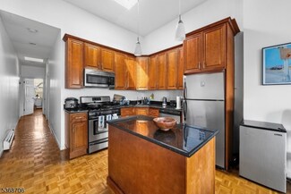 550 2nd St Unit 4, Hoboken, NJ 07030