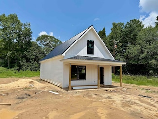402 S Magnolia Ave, Andrews, SC 29510