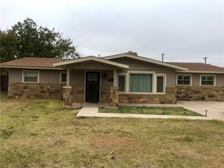 800 S Cearlock Ave, Cheyenne, OK 73628