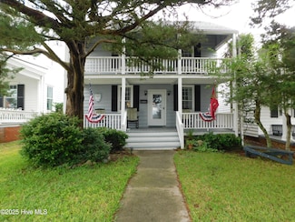 221 Front St, Beaufort, NC 28516