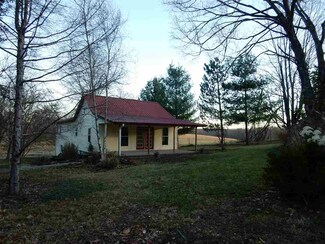 9779 E Dobson Rd, Bloomfield, IN 47424