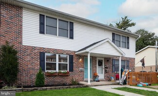 1832 Lakeside Dr, Middletown, PA 17057