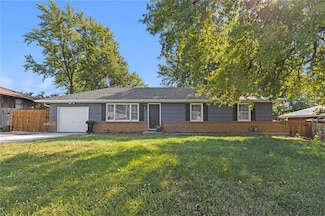 8805 W 47th St, Shawnee, KS 66203
