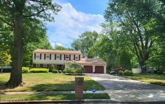 135 Sunnybrook Dr, Freehold, NJ 07728