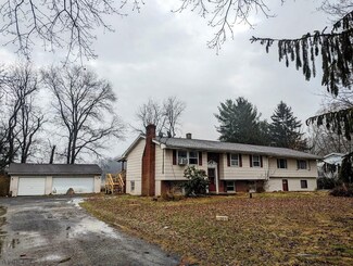 27 S Park Ln, Duncansville, PA 16635