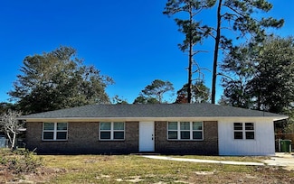 185 S Cromartie St, Hazlehurst, GA 31539